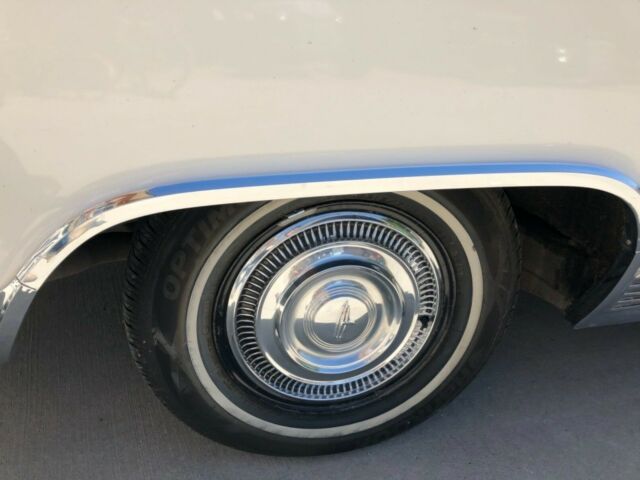 1963 White Oldsmobile Ninety-Eight