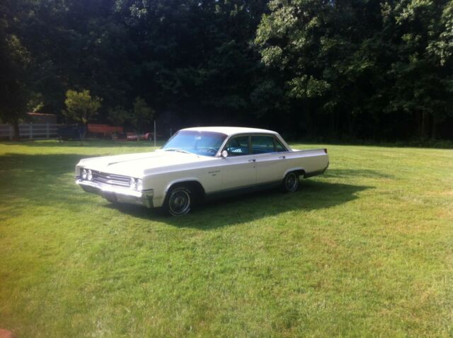 1963 off white / cream Oldsmobile Ninety-Eight Sedan