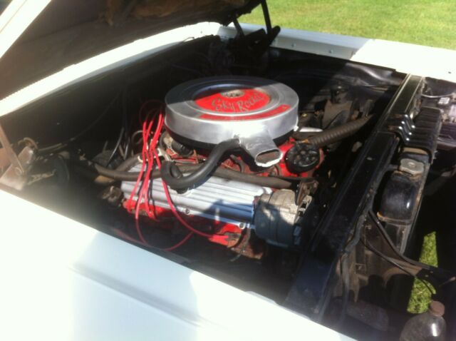 1963 off white / cream Oldsmobile Ninety-Eight Sedan