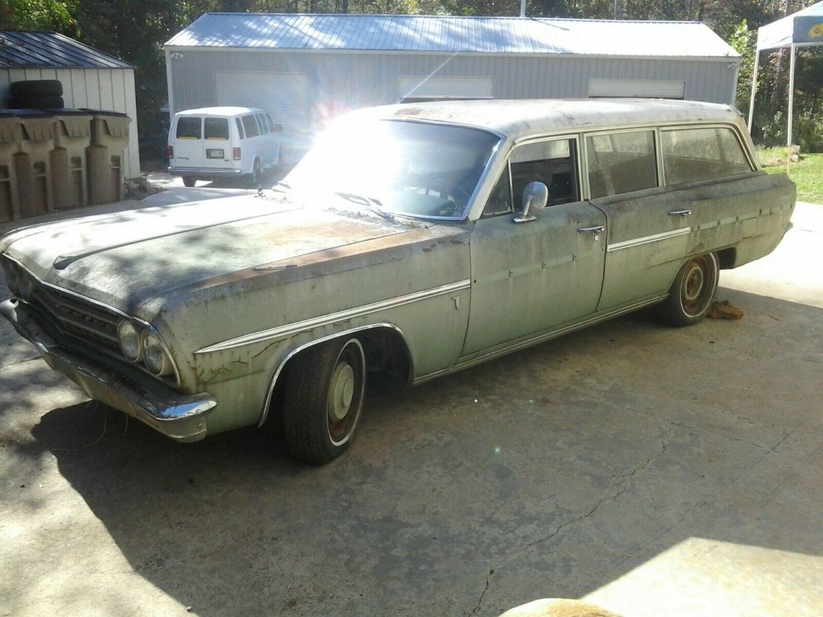 1963 Green Oldsmobile F85 Wagon