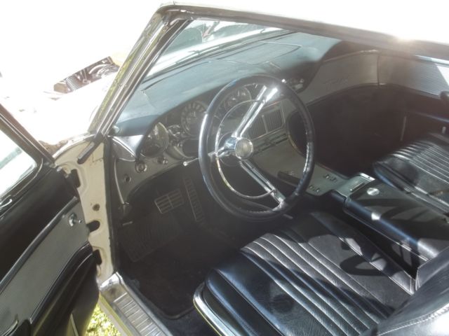 1963 white Ford Thunderbird Coupe