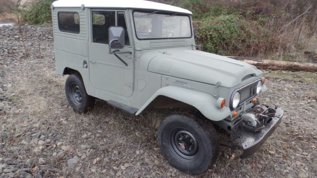 1963 Primer Toyota Land Cruiser SUV