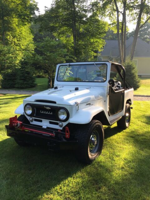 1963 White Toyota Land Cruiser JEEP