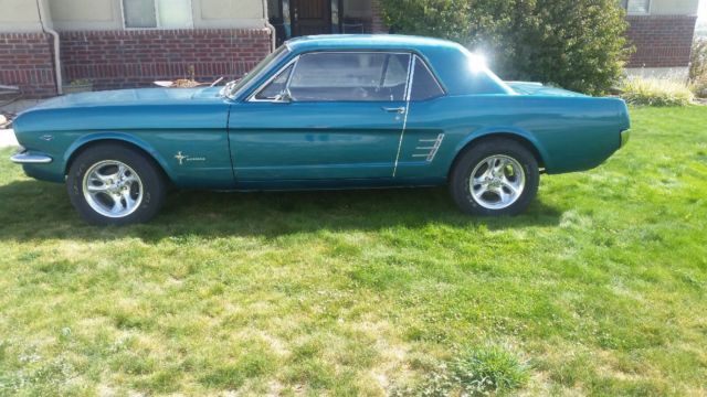 1966 Teal Ford Mustang