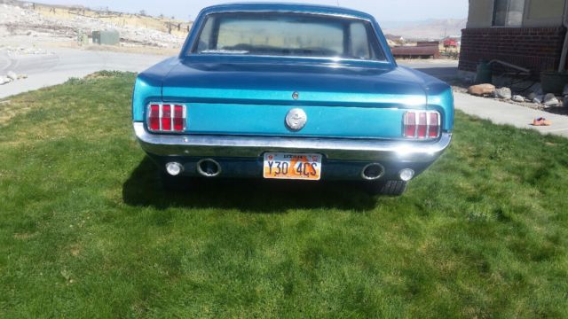 1966 Teal Ford Mustang