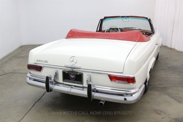 1964 White Mercedes-Benz 220SE