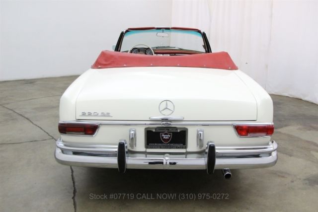 1964 White Mercedes-Benz 220SE