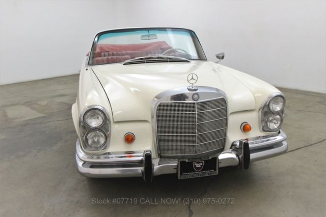 1964 White Mercedes-Benz 220SE