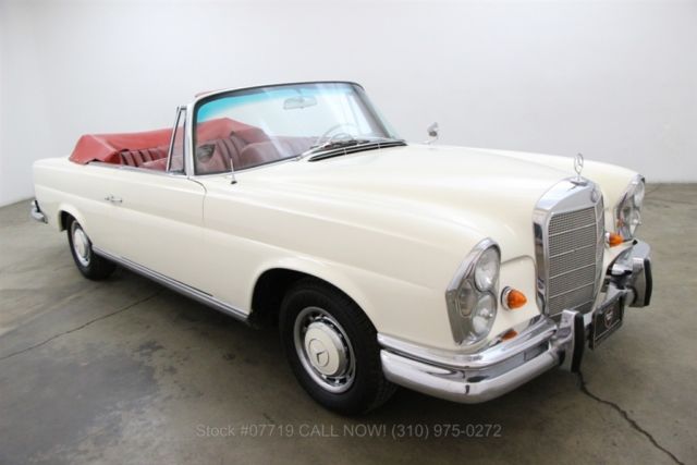 1964 White Mercedes-Benz 220SE