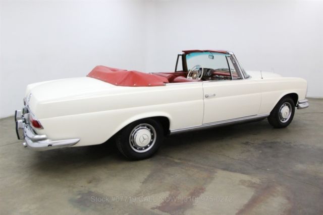 1964 White Mercedes-Benz 220SE