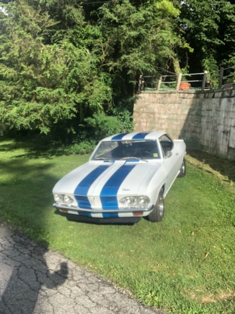 1964 White Chevrolet Corvair