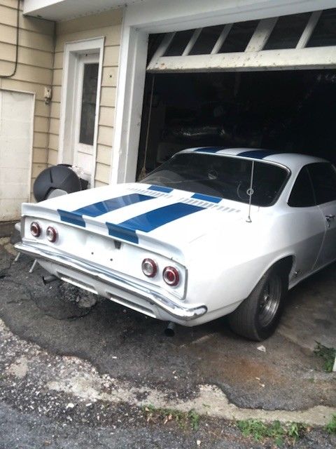 1964 White Chevrolet Corvair