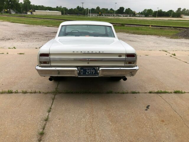 1964 White Chevrolet Chevelle Coupe