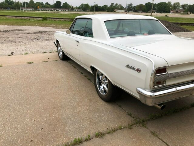 1964 White Chevrolet Chevelle Coupe