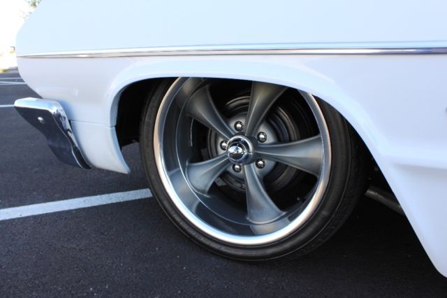 1964 White Chevrolet Bel Air/150/210 Sedan