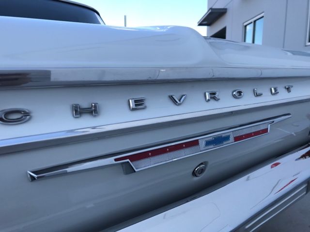 1964 White Chevrolet Bel Air/150/210 Sedan