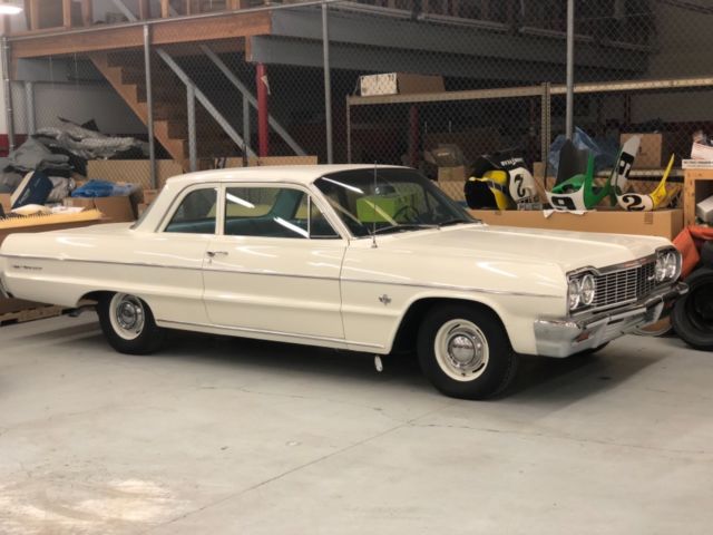 1964 White Chevrolet Impala Coupe