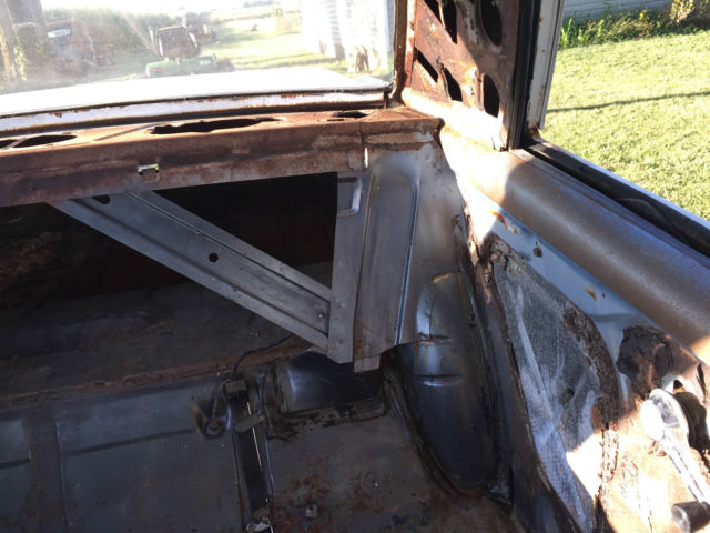 1964 White Chevrolet Chevelle Sedan