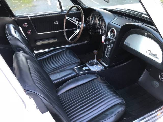 1964 White Chevrolet Corvette Coupe