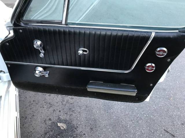 1964 White Chevrolet Corvette Coupe