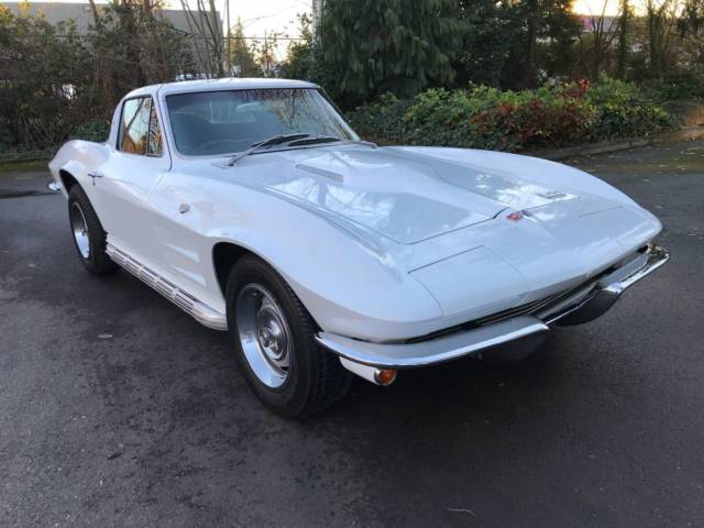 1964 White Chevrolet Corvette Coupe