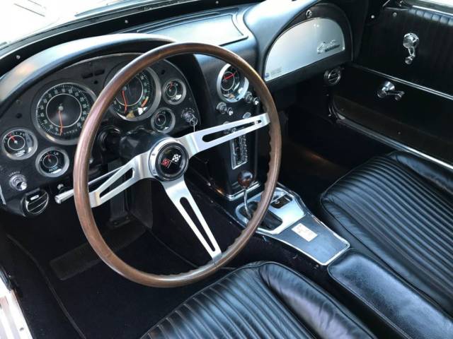 1964 White Chevrolet Corvette Coupe