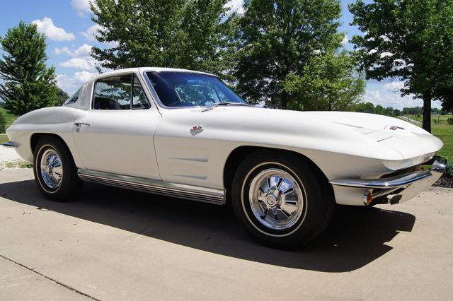 1964 White Chevrolet Corvette Coupe