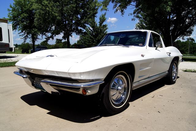 1964 White Chevrolet Corvette Coupe