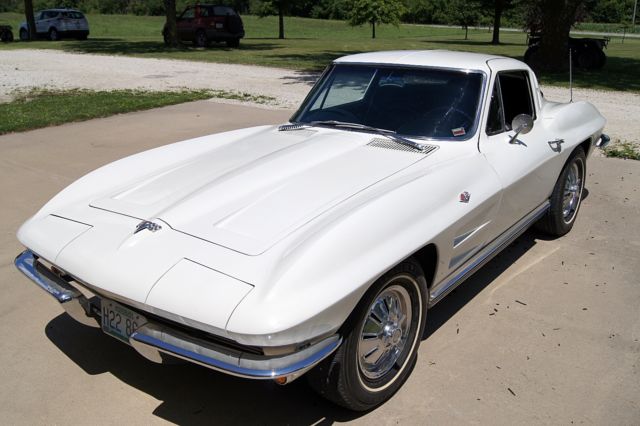 1964 White Chevrolet Corvette Coupe