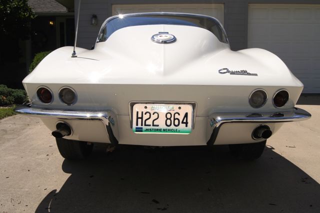 1964 White Chevrolet Corvette Coupe