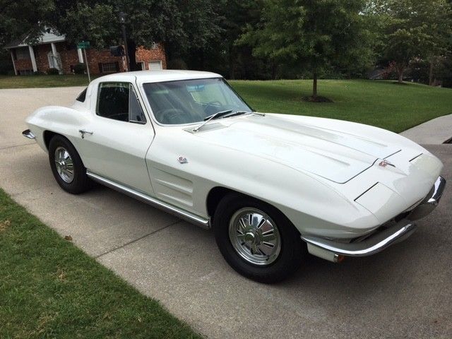 1964 White Chevrolet Corvette Coupe