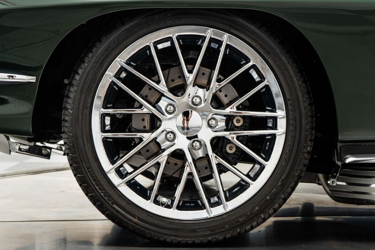 1964 Green Chevrolet Corvette 2D Coupe