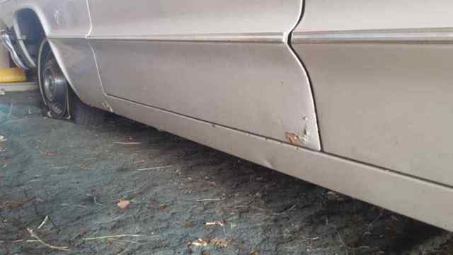 1964 Ivory Chevrolet Impala Sedan