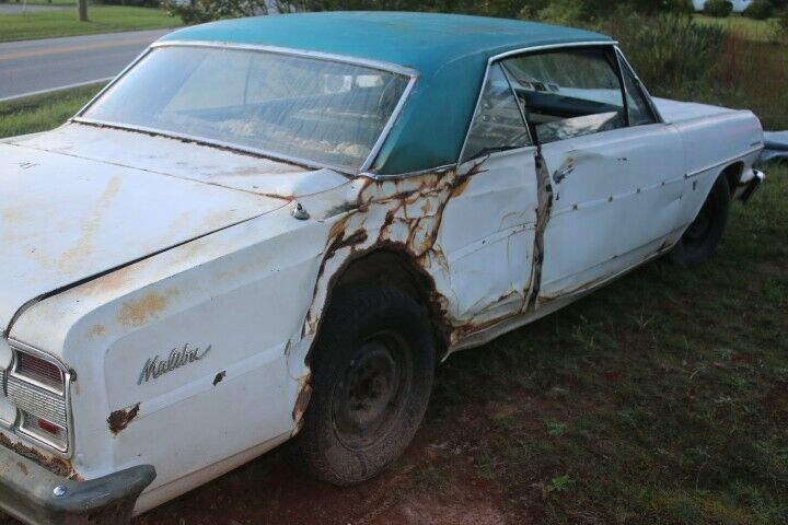 1964 White Chevrolet Chevelle Coupe
