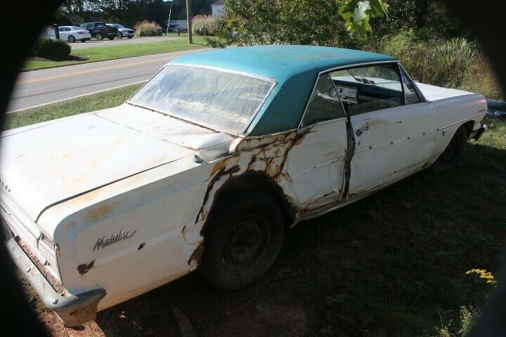1964 White Chevrolet Chevelle Coupe