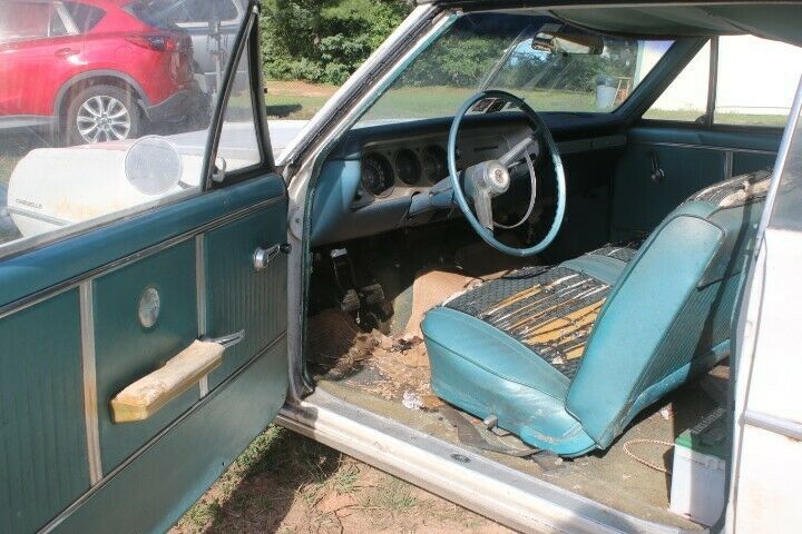 1964 White Chevrolet Chevelle Coupe