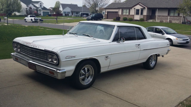 1964 White Chevrolet Chevelle Wagon