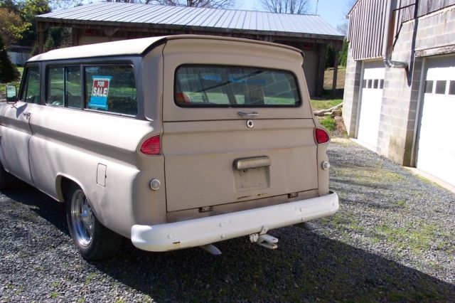 1964 primer Chevrolet Suburban