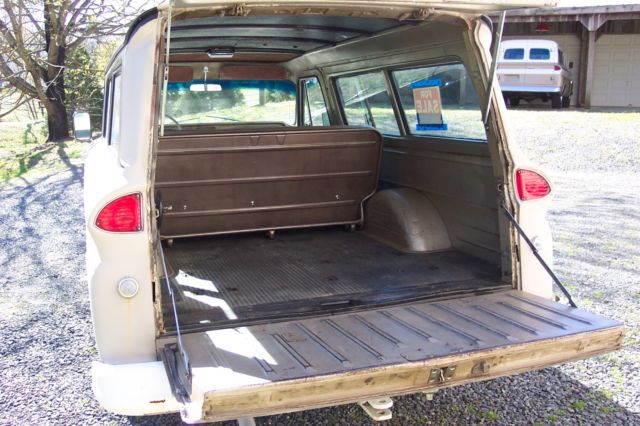 1964 primer Chevrolet Suburban