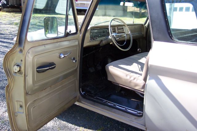 1964 primer Chevrolet Suburban