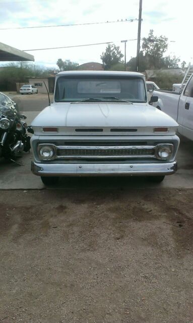1964 White Chevrolet C-10 Fleetside pickup