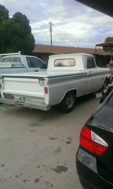 1964 White Chevrolet C-10 Fleetside pickup