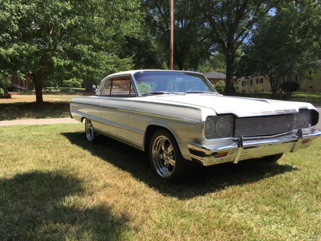 1964 White Chevrolet Impala Coupe