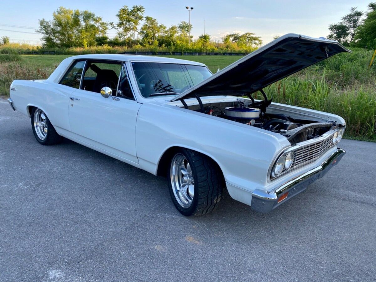1964 White Chevrolet Malibu Coupe