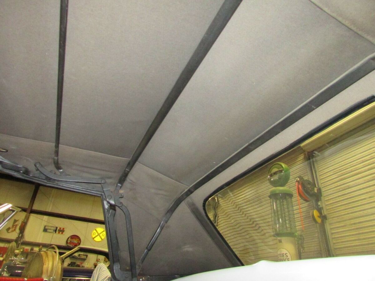 1964 White Chevrolet Corvette Convertible