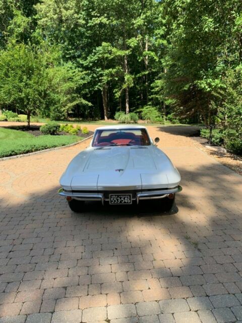 1964 White Chevrolet Corvette Coupe