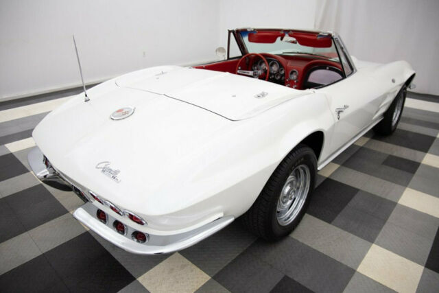 1963 White Chevrolet Corvette Convertible