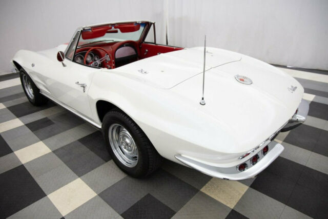 1963 White Chevrolet Corvette Convertible