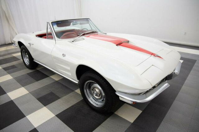 1963 White Chevrolet Corvette Convertible