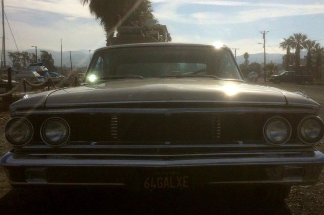 1964 champagne Ford Galaxie Coupe